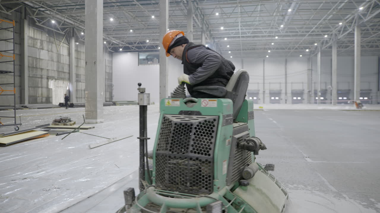 отделка бетонных полов в промышленном здании