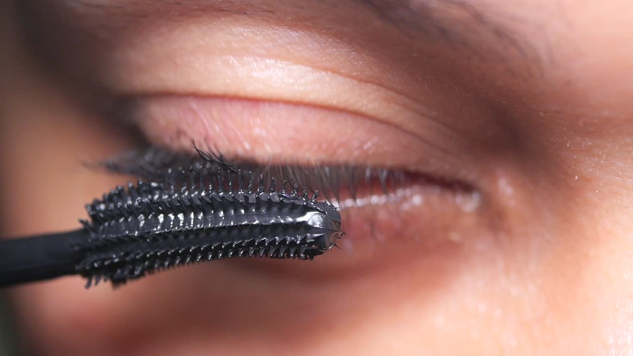 Applicazione del mascara