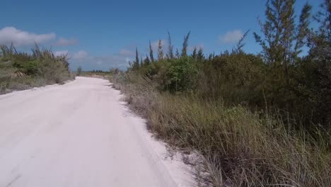conducción todoterreno en un atv en cuba