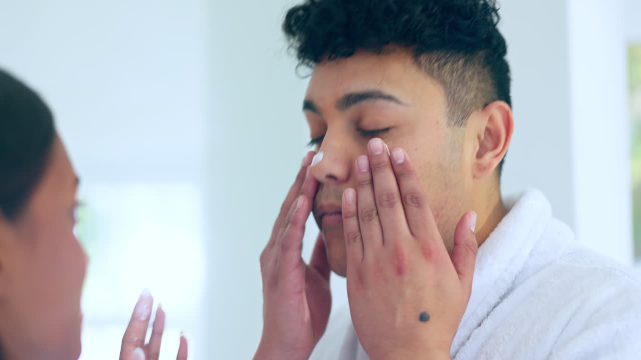 커플, 얼굴 치료 및 얼굴 로션