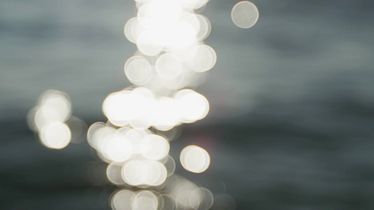 Bokeh sun column shimmering, FOCUS button appearing, UI buttons clustering, forming editing overlay