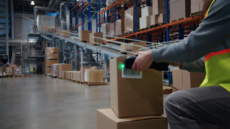 scanning packages in a warehouse