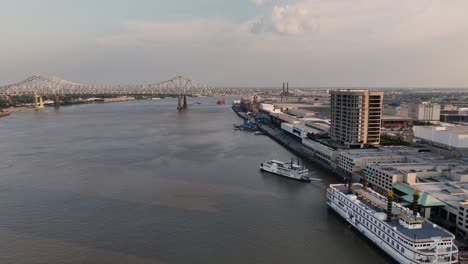 vista aérea del puente del río mississippi en nueva orleans