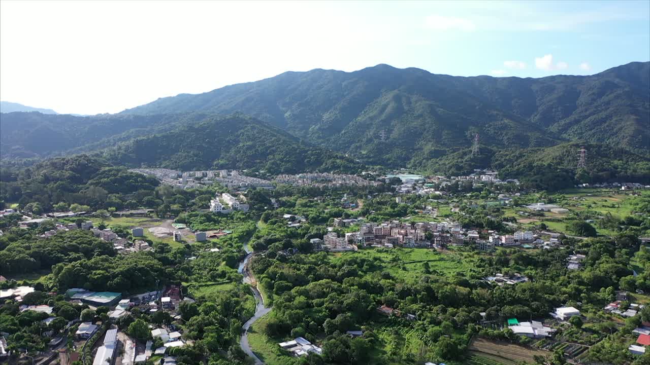 홍콩의 푸른 숲으로 둘러싸인 독점적인 고급 동네