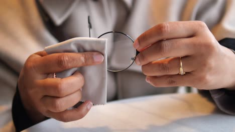 cleaning eyeglasses