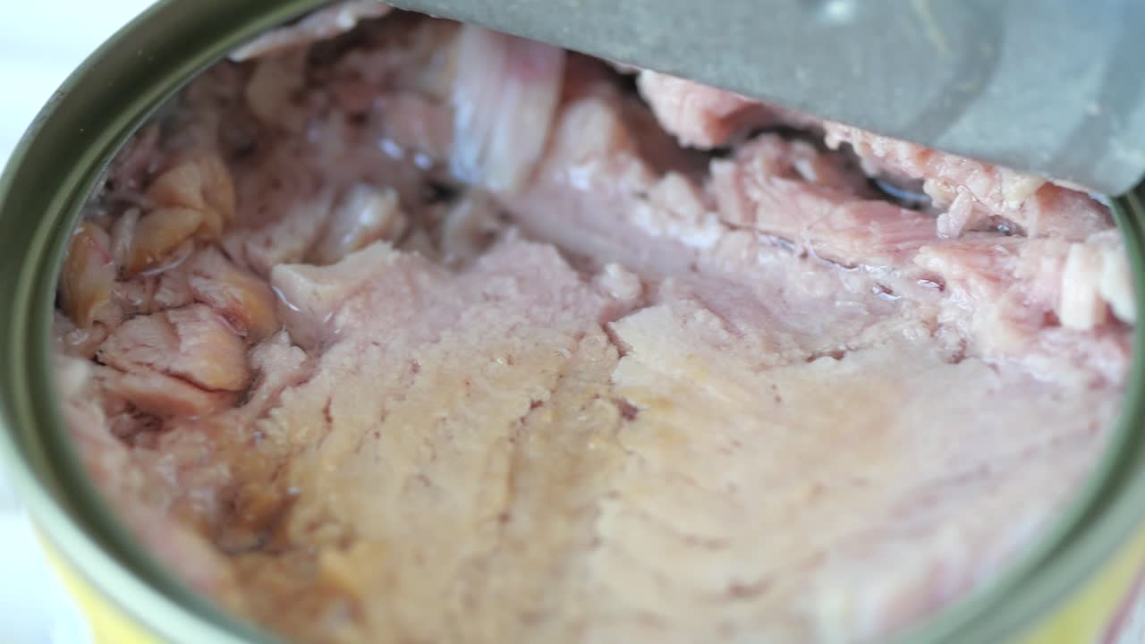 개방된 토나 캔