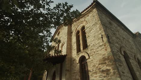 Traditional-Greek-church-at-a-village-of-mountain-Kissavos,-building-details