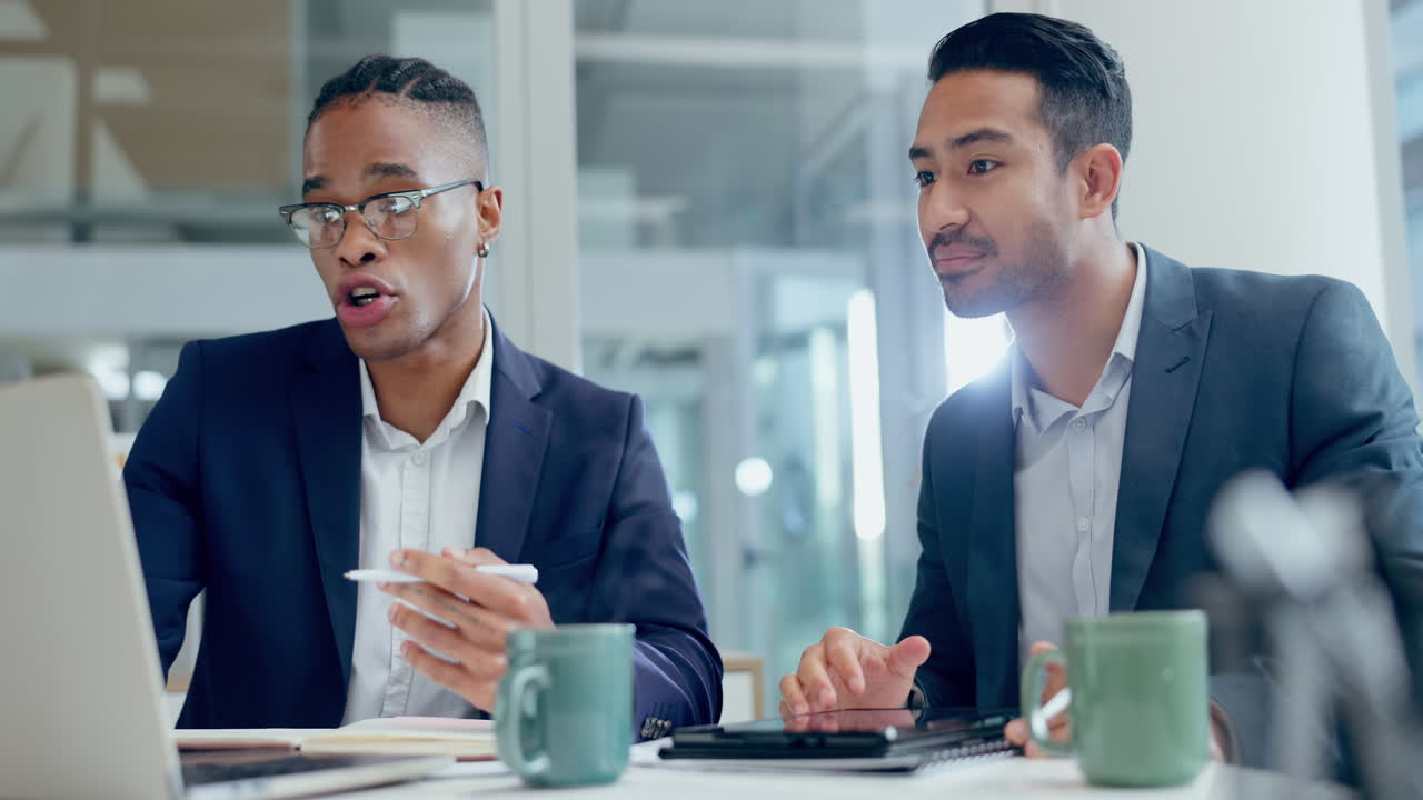 노트북, 전략 및 사업가와 함께 계획