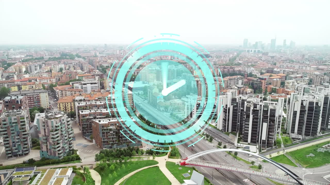 анимация вращающихся стрелок на часах над шоссе и современным городским пейзажем