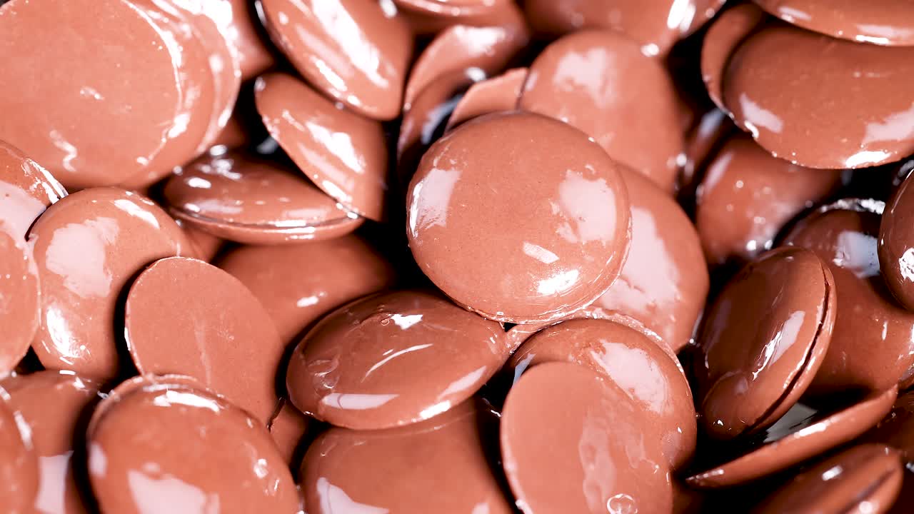 primer plano de las papas de chocolate derritiéndose juntas