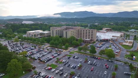 Alto-Empuje-Aéreo-En-El-Centro-Médico-De-Johnson-City-En-Johnson-City,-Tennessee