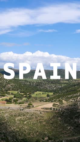 Vertikale-Videolandschaft-Der-Landschaft,-überlagert-Mit-Einer-Animierten-Grafik,-Die-Spanien-Darstellt