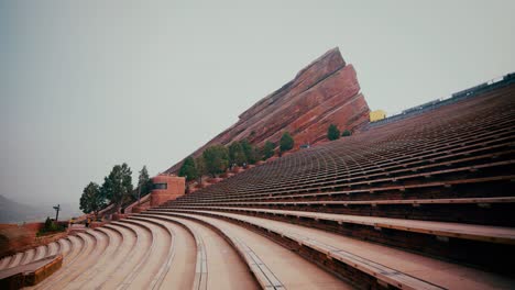 anfiteatro de rocas rojas vacías, a mitad de camino con south rock