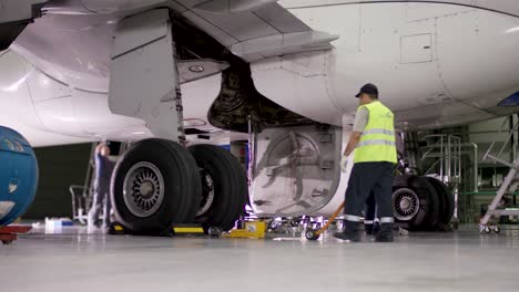 mantenimiento y reparación de aviones