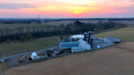 Large-Amish-farm-in-Lancaster-County-Pennsylvania