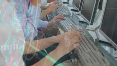 animación del procesamiento de datos sobre los empresarios caucásicos en la oficina