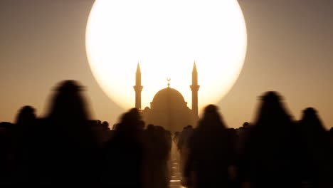 Una-Mezquita-En-Un-Desierto,-Ambiente-árido,-Con-Una-Multitud-Vestida-Del-Medio-Oriente-Parada-Inactiva-Al-Atardecer-Con-Sombras-Oscuras,-Animación-3d,-Escena-3d,-Tema-Distópico,-Cámara-Rodante-A-La-Izquierda