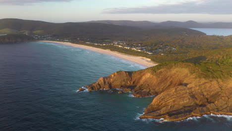 playa boomerang, nueva gales del sur, australia, vista aérea del atardecer