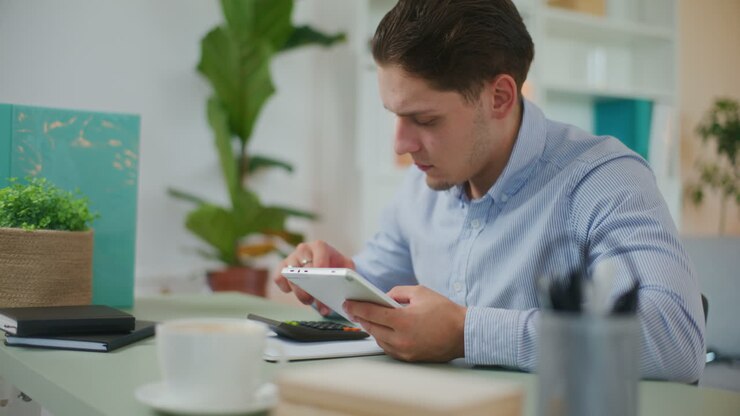 Imprenditore si prepara per il lavoro