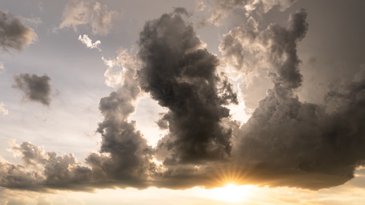 Fast-Forming Clouds Move Across Sunset Sky in 4K Timelapse