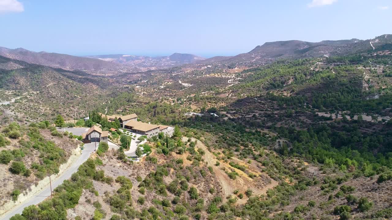 apsiou, limassol, cyprus에서 사랑스러운 panagia의 거룩한 수도원의 공중 무인 항공기 영상