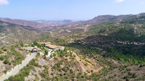 Drohnenaufnahmen-Aus-Der-Luft-Des-Heiligen-Klosters-Panagia-Amurious-In-Apsiou,-Limassol,-Zypern