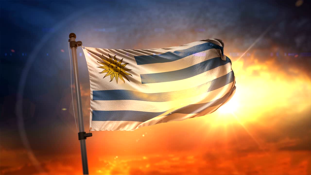 우루과이 발은 아름다운 해가 뜨는 순환 속도 느린 동작 4k에서 백라이트됩니다.