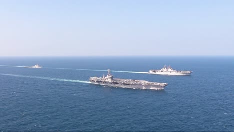 Antenne-Von-Uns-Marineschiffen-Und-Flugzeugträgern-Der-John-C-Stennis-Carrier-Strike-Group-2