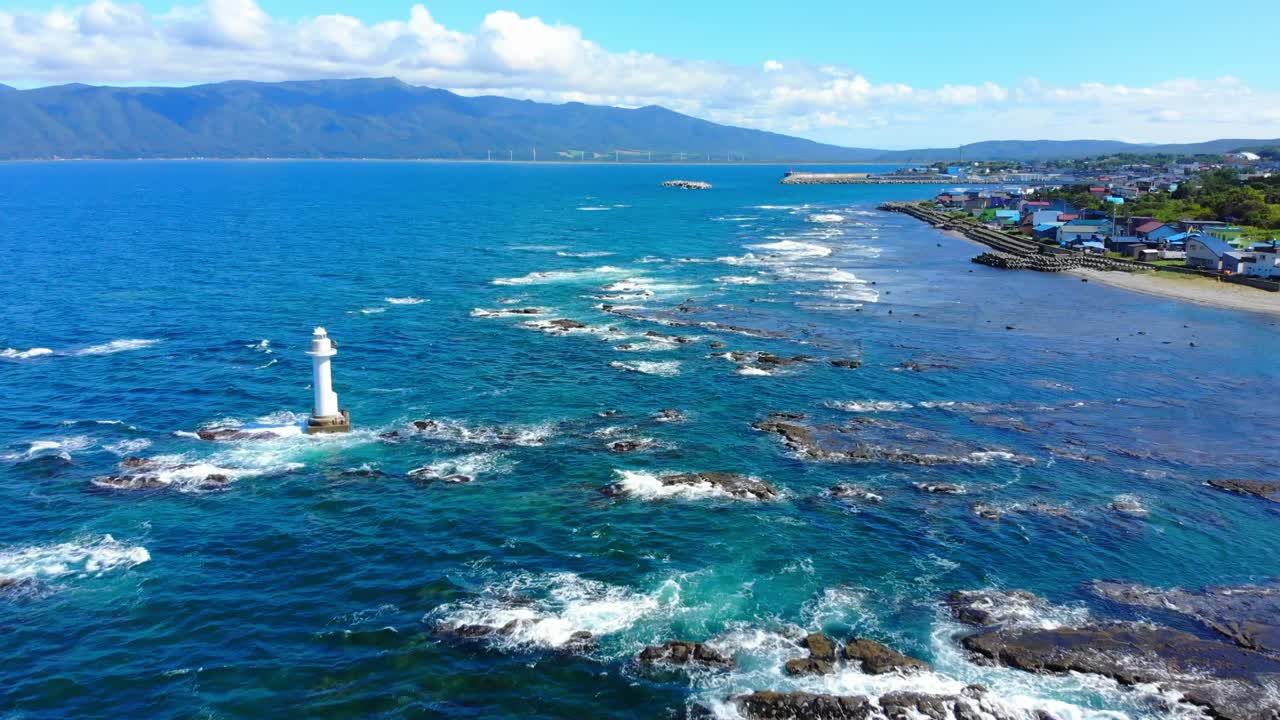 일본 샤코탄 연안 등대