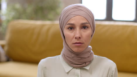 woman wearing hijab