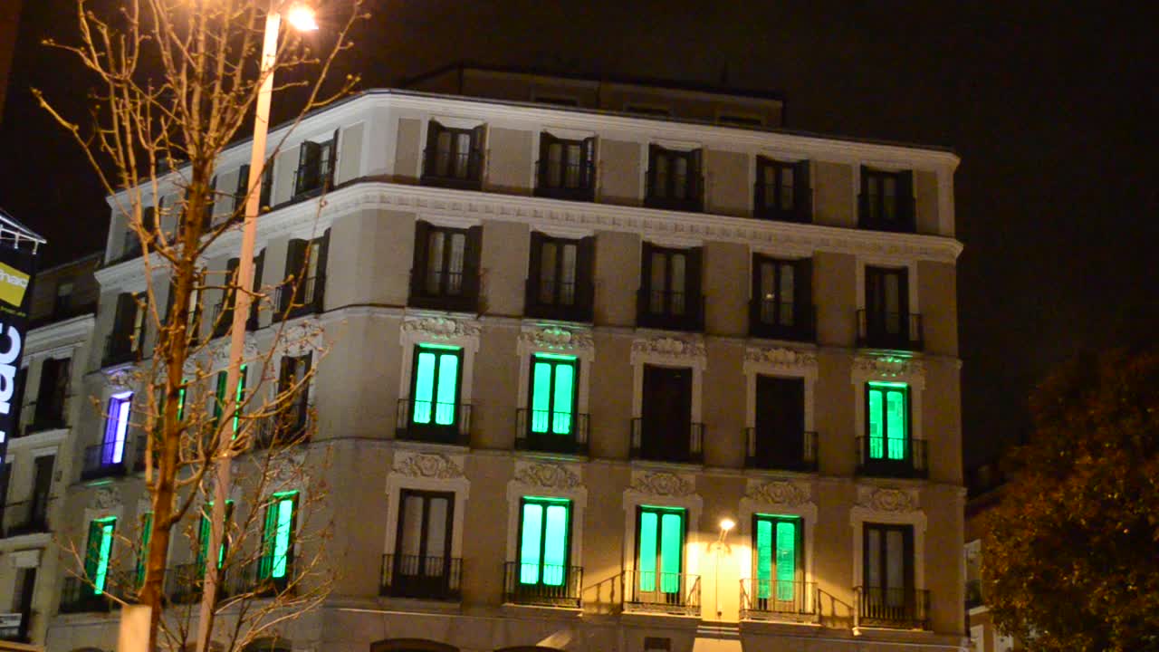 PLAZA DEL CALLAO. Hotel nella zona di Madrid. Le camere libere lampeggiano