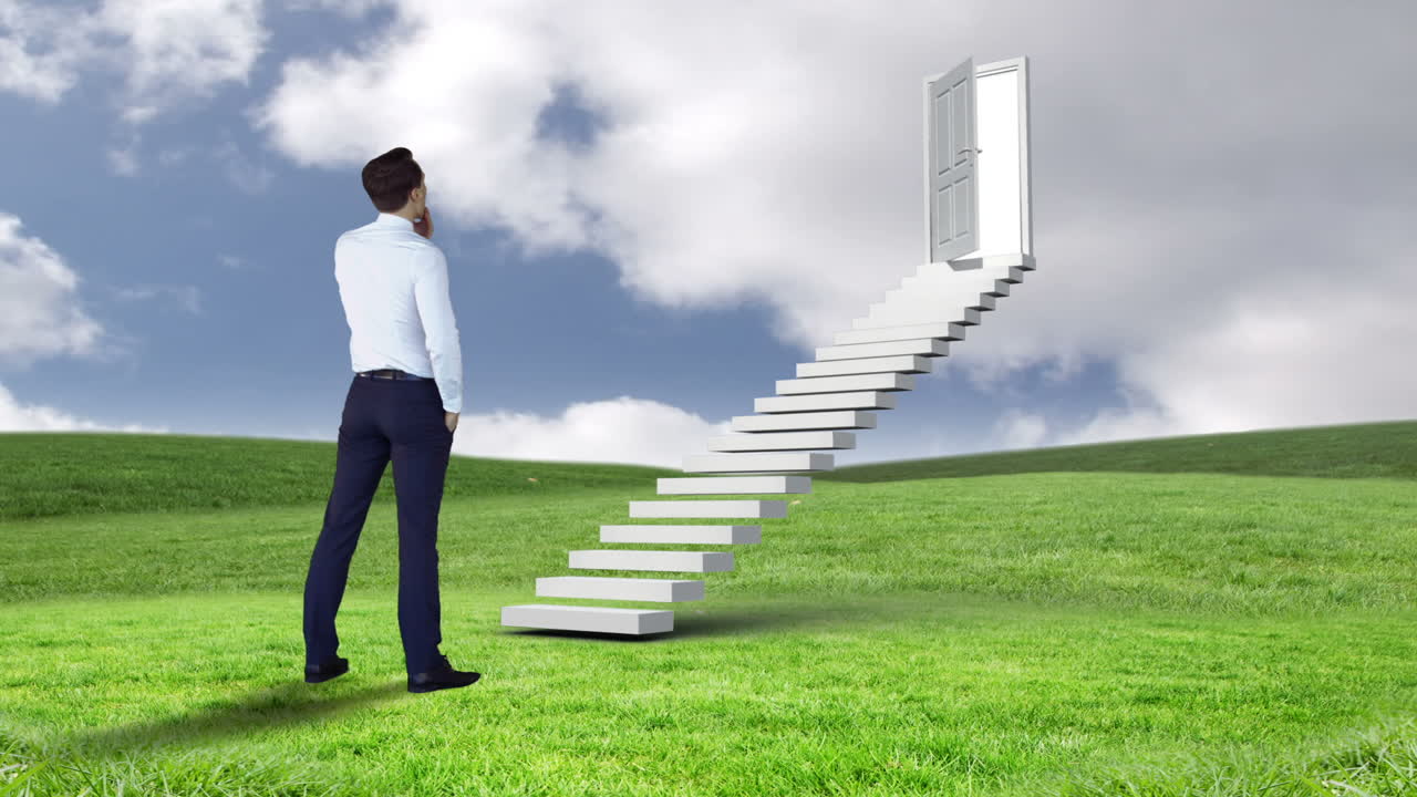 비즈니스맨이 초록색 공용 필드에서 문을 열고 계단을 바라보고 있습니다.