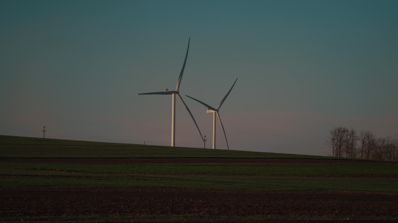 푸른 에 있는 풍력 터빈