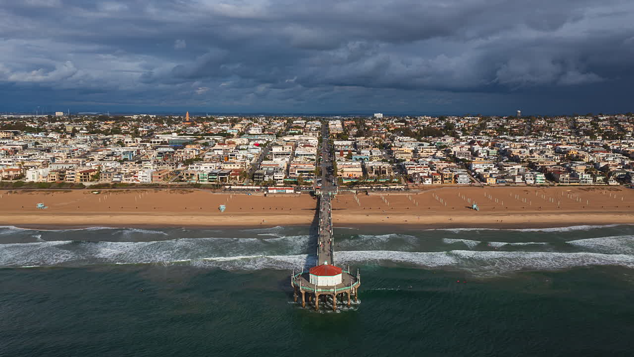 Coastal Suburbs Of The Manhattan Beach Pier In California, USA. Timelapse