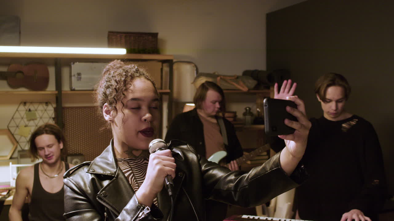 스튜디오의 음악 그룹