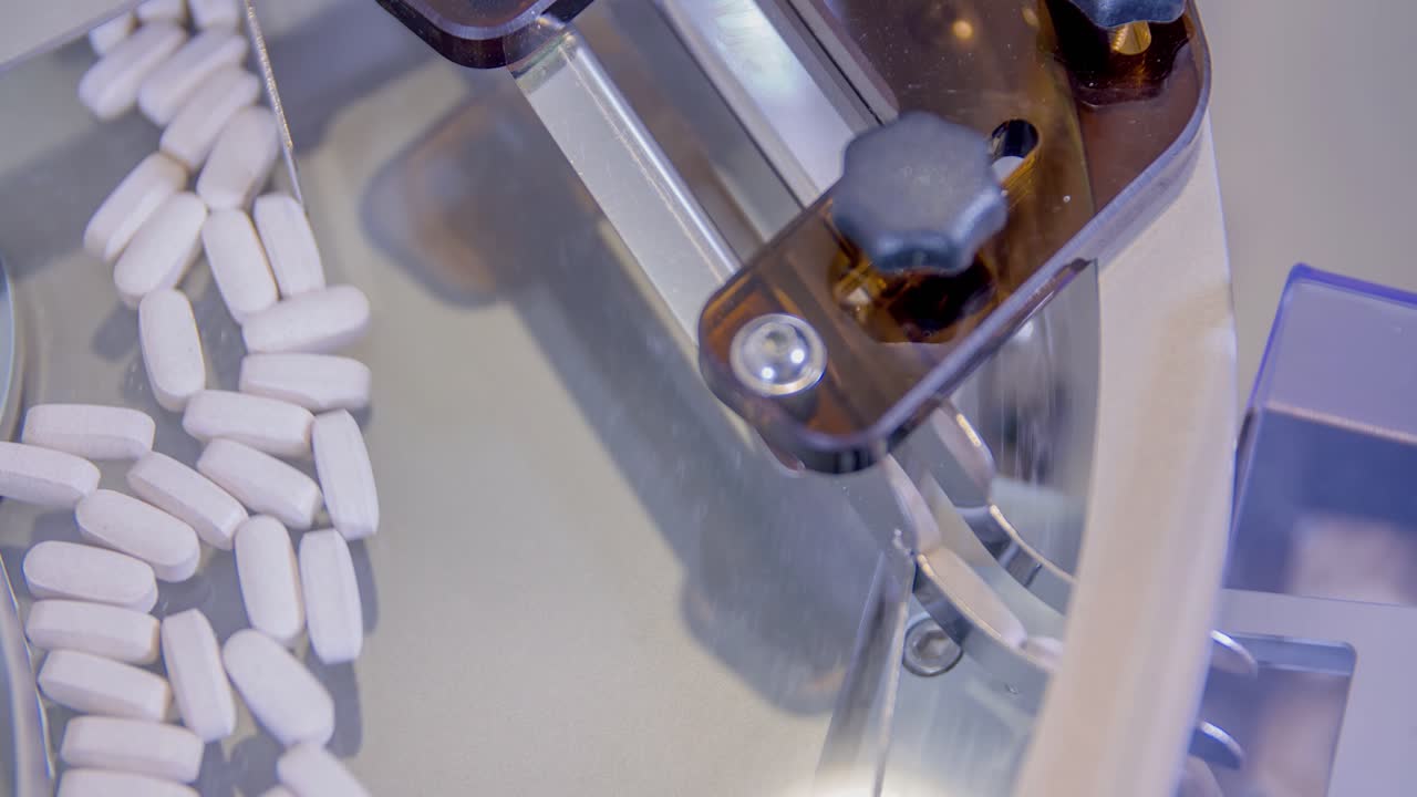 produzione ad alto volume di pillole per farmaci per il trattamento della pandemia di COVID-19