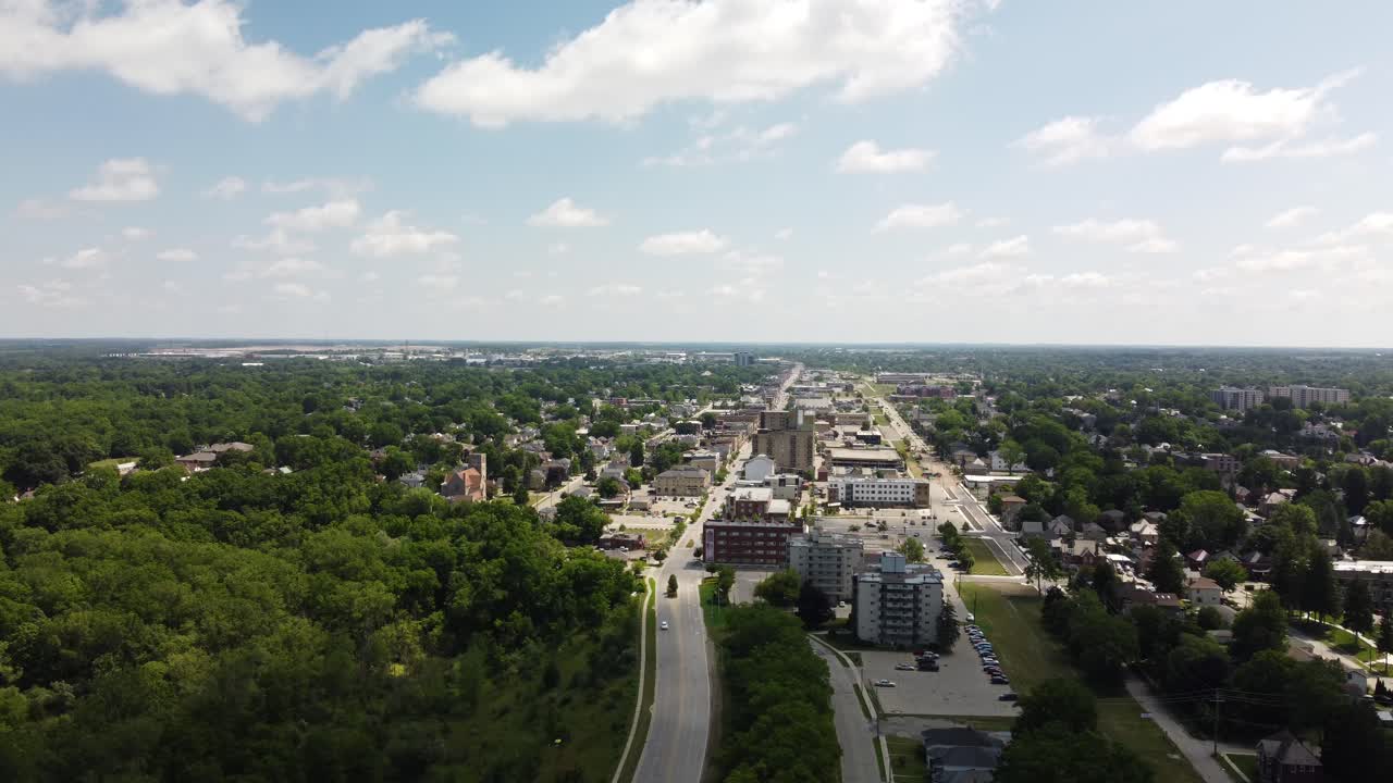 Filmato cinematografico del centro di St. Thomas, Canada, conosciuta come la città ferroviaria