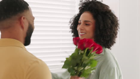 amor, wow o pareja con flores se besan