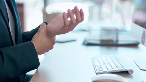 Keyboard,-typing-and-wrist-pain-with-a-business