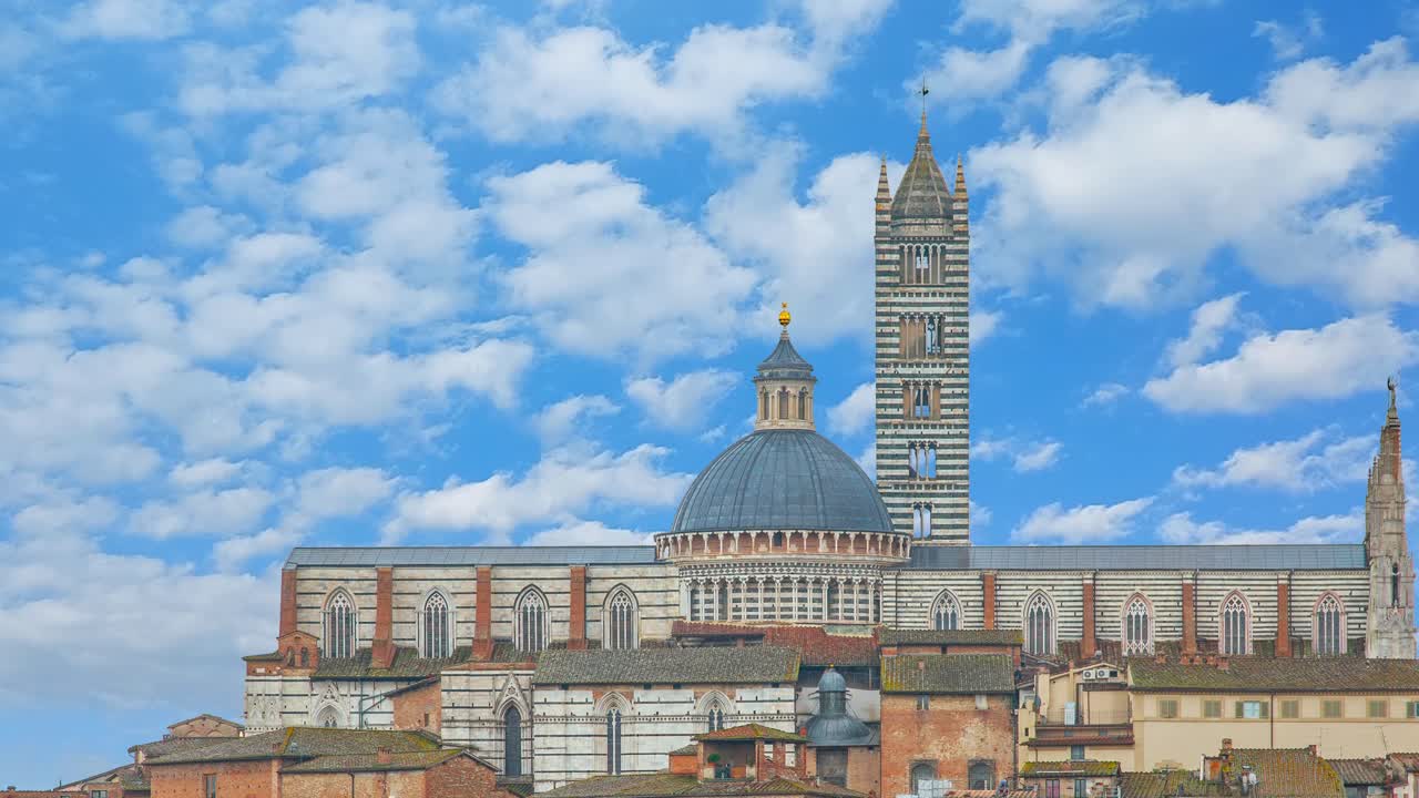 유명한 캠파닐과 함께 시에나 대성당 - 4k 타임  ⁇ 스 영상