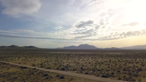 Hacer-Autostop-Viajando-En-América-Puesta-De-Sol-Hora-Dorada