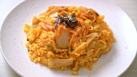 kimchi-fried-rice-with-seaweed-and-white-sesame---Korean-food-style