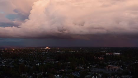 Gloomy-Weather-And-Stormy-Clouds-Over-Tacoma,-Washington-In-United-States-Of-America