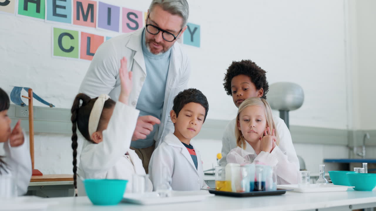 손을 들고, 과학과 아이들과 함께 선생님