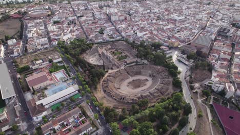 Joyas-Historicas-De-Merida:-Anfiteatro-Y-Teatro-Romano,-España