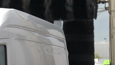 el cepillo de espuma funciona en el sistema de lavado de automóviles