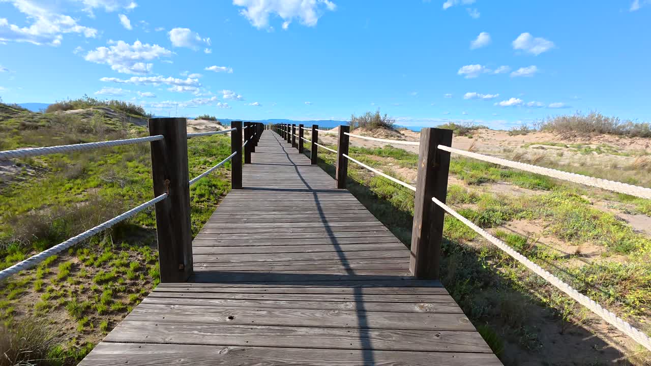 Calçadão pelas dunas costeiras
