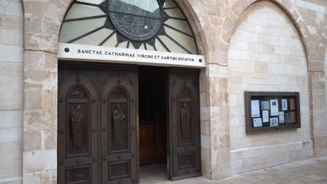 Puerta-Exterior-Iglesia-De-La-Natividad-Belén-Israel-Palestina