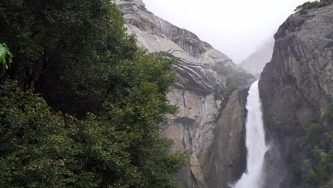 yosemite falls during the day