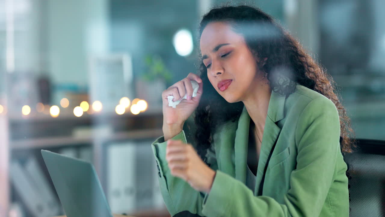 밤, 사업 및 여성 재채기